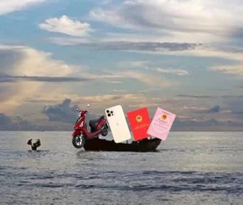 Chiếc thuyền ngoài xa chở theo sổ đỏ, iPhone, SH...