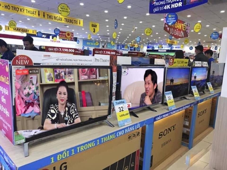 Cô Phương Hằng và Hoài Linh tranh luận ở siêu thị điện máy