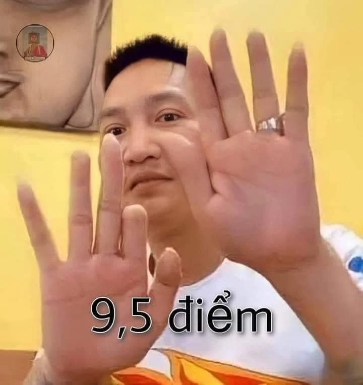Huấn Hoa Hồng đưa 9 ngón tay rưỡi nói 9,5 điểm (9.5 điểm cụt nửa ngón)