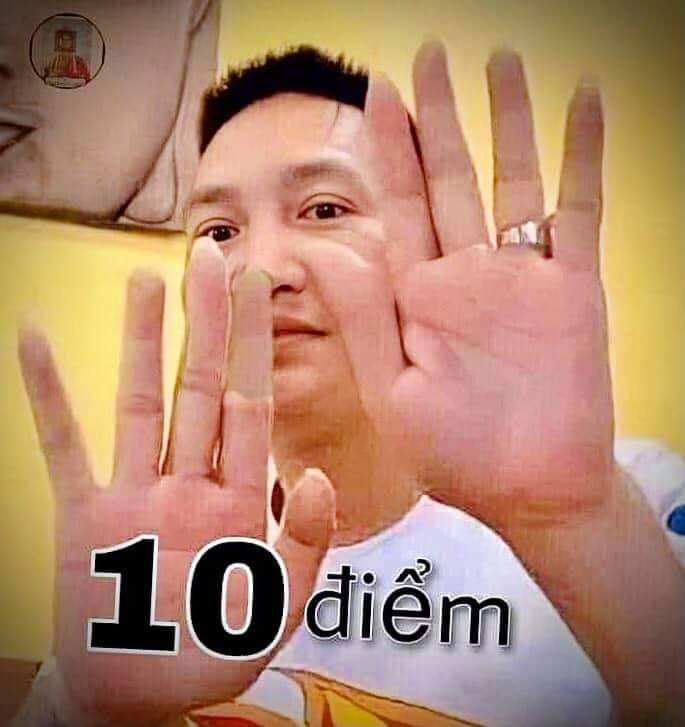 Huấn Hoa Hồng đưa hai bàn tay nói 10 điểm