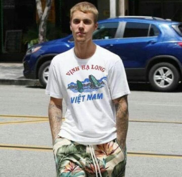 Justin Bieber mặc áo Vịnh Hạ Long Việt Nam