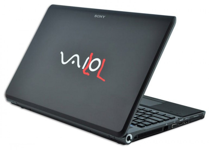 Laptop có chữ vailol